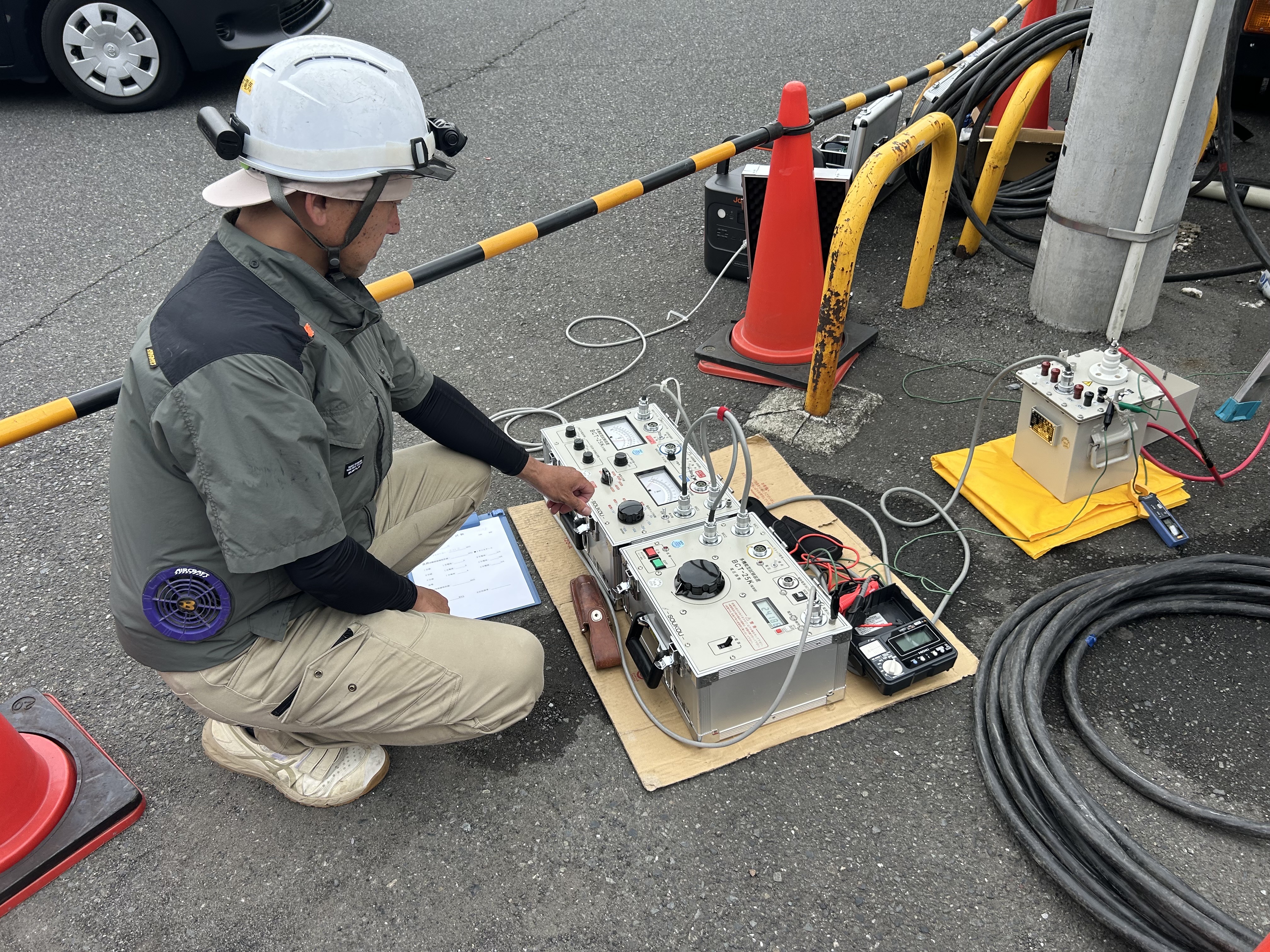 電気工事 作業現場